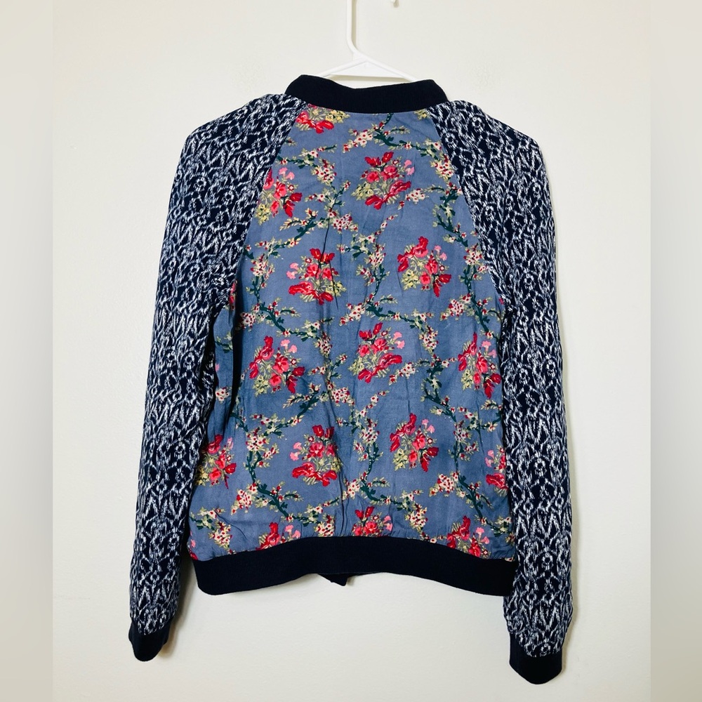 Free People Floral Printed Baseball Jacket In Indigo Blue Sz Small Snaps‎ Boho - Picture 5 of 7